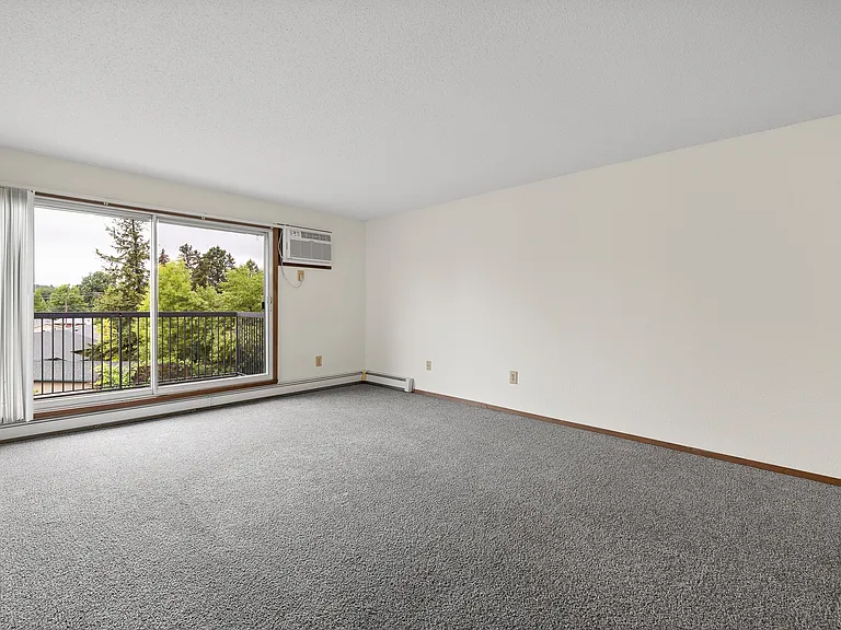 Candlewood Apartments — Photo 22