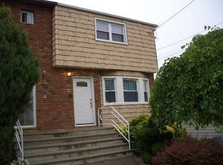 515 Foster Rd, Staten Island, NY 10309