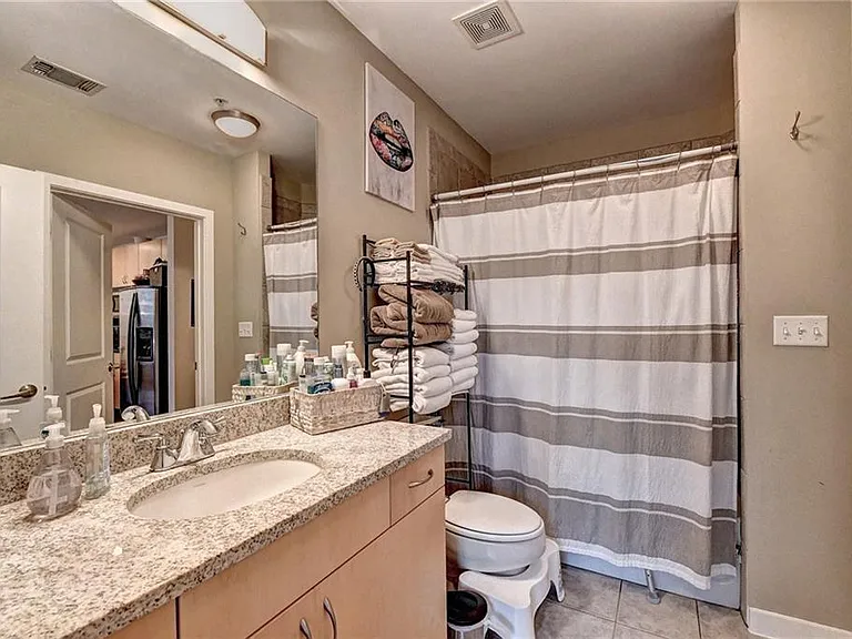 400 W Peachtree St NW #711 — Photo 23