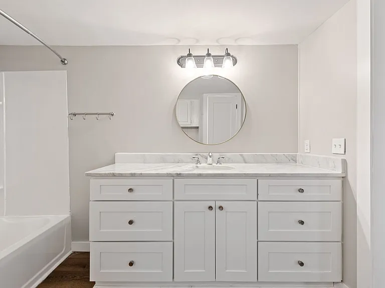 215 Loranger Dr — Photo 15