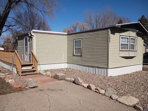 103 Oaks Ave SE, Mandan, ND 58554