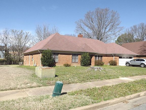 3rd image of 7320 Abercrombie Ln