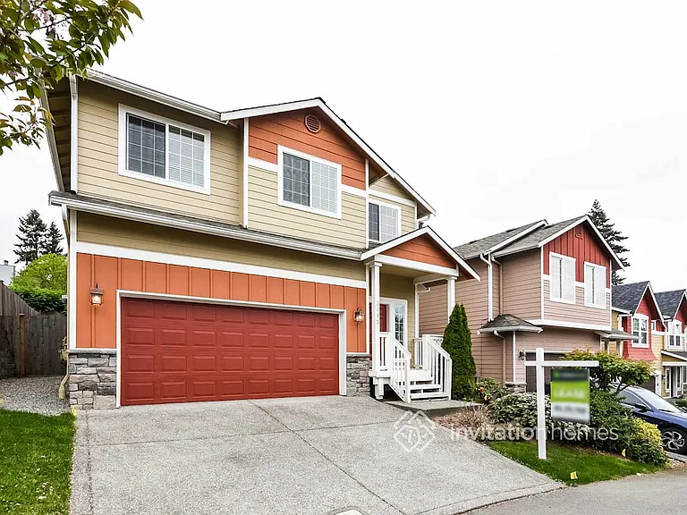 2412 193rd St SW — Photo 3