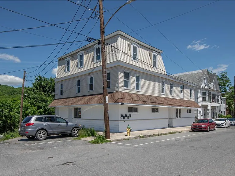 149 W Ridge St #2A — Photo 1