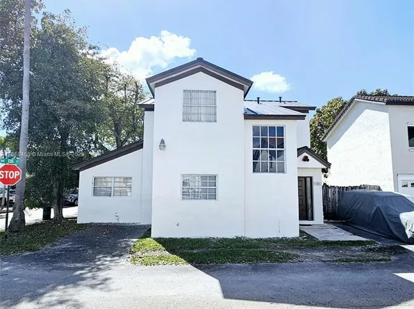 12662 NW 8th Trl, Miami, FL 33182