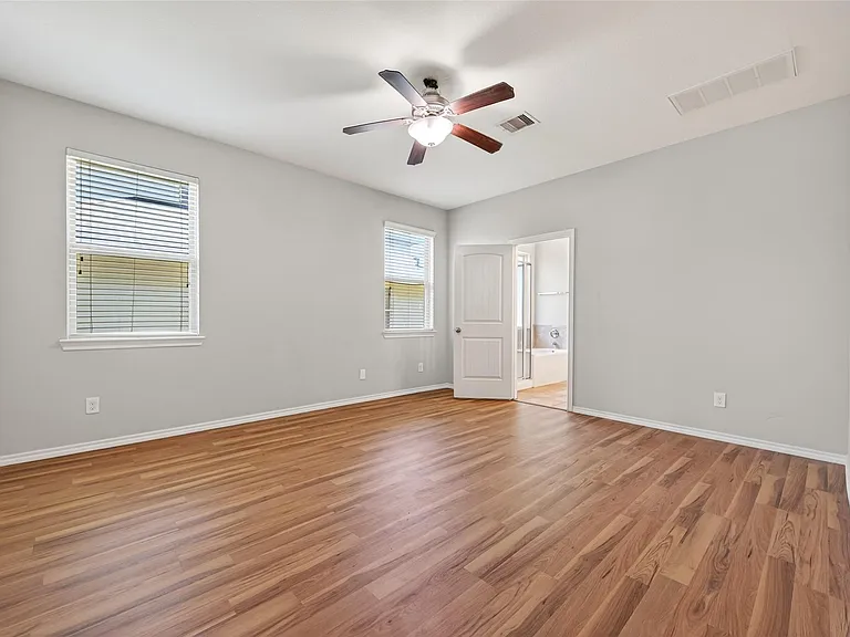 1326 Seagler Pond Ln — Photo 27
