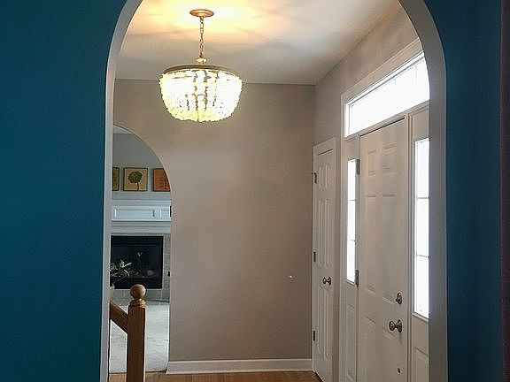 4th image of 3365 Crestwood Cir