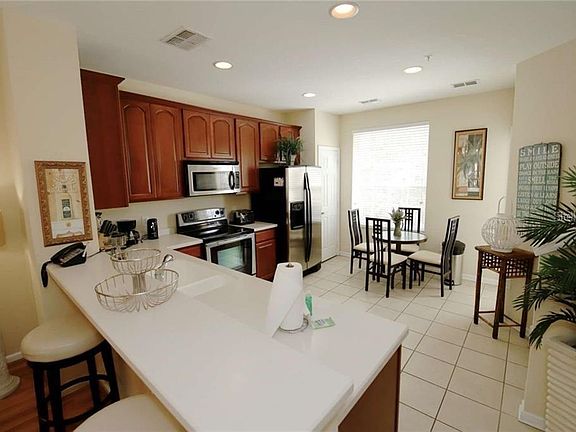3rd image of 5075 Tideview Cir #55