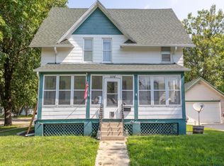 1116 Pearl St, Onawa, IA 51040