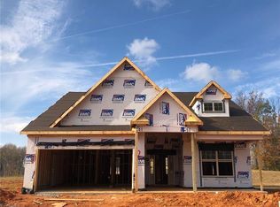 1028 Fairhaven Dr #104, Mebane, NC 27302