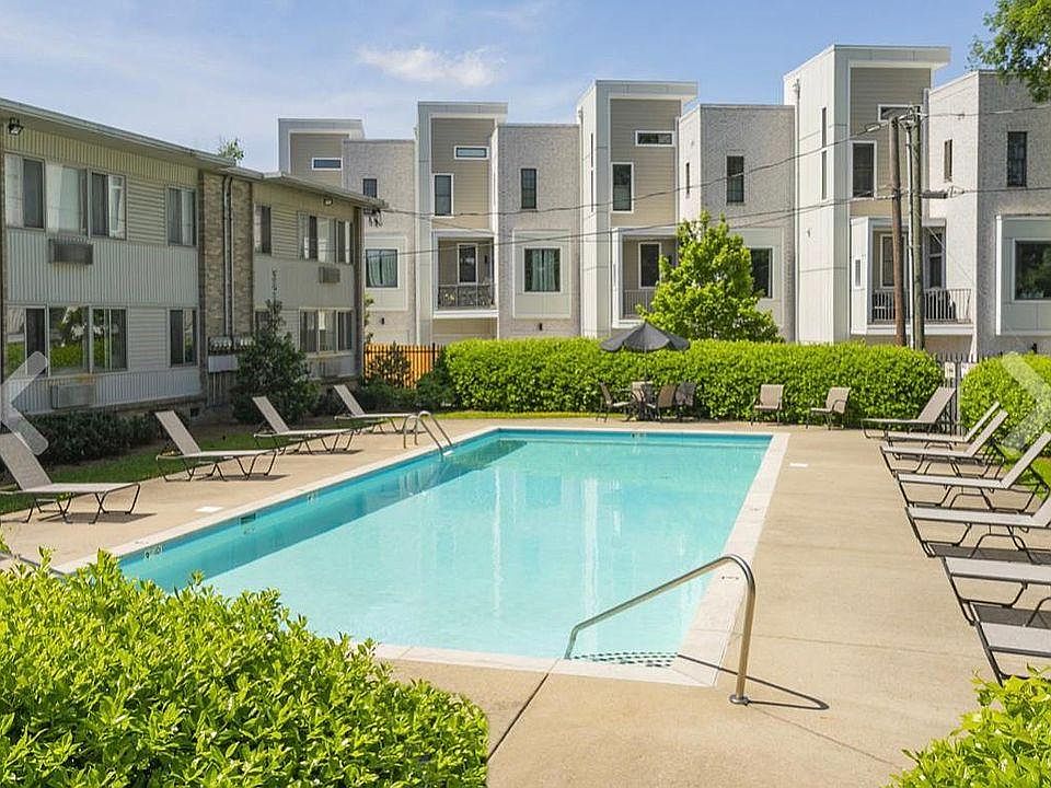 Welcome home! Great condo with a swimming pool, what a bonus!