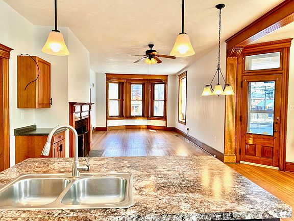 454 Carlisle St 1st Floor - Kitchen Island (double bowl SS sink with pull down sprayer, garbage disposal, dishwasher)