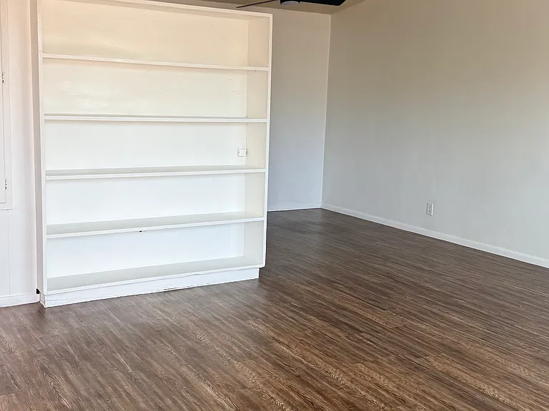 3510 E Blacklidge Dr — Photo 6