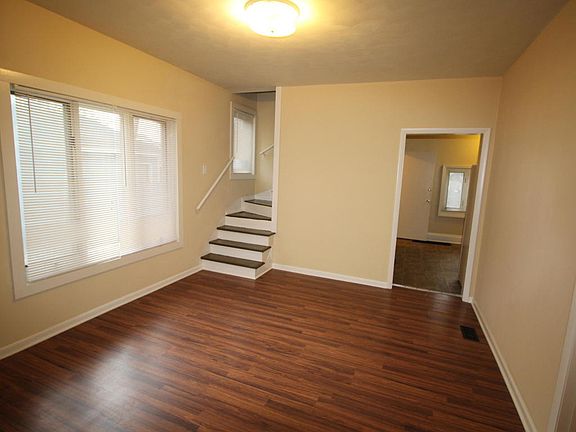 4th image of 651 Thomas St SE