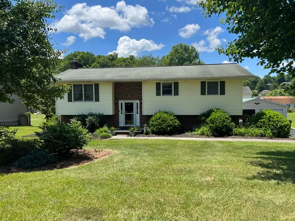 2019 Ridgefield Rd, Johnson City, TN 37601