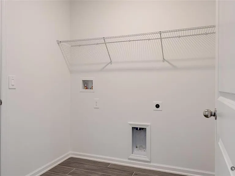 1490 Brentwood Dr — Photo 13
