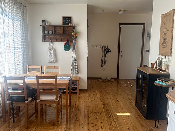 5th image of 409 Greenway Ln