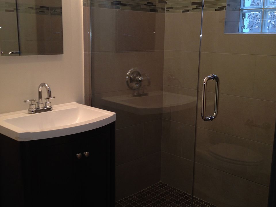 1st image of 2558 W Walton St #3
