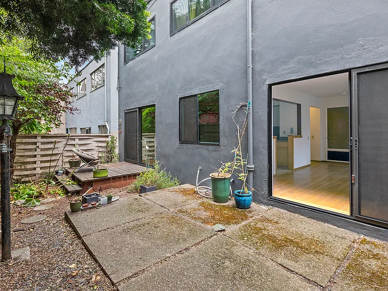 592 Corbett Ave #592 — Photo 15