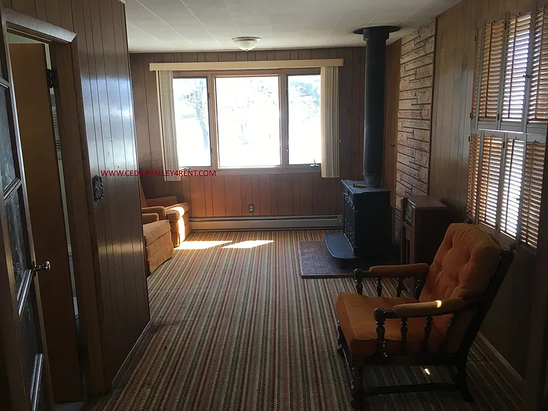 1570 E Ridgeway Ave — Photo 3