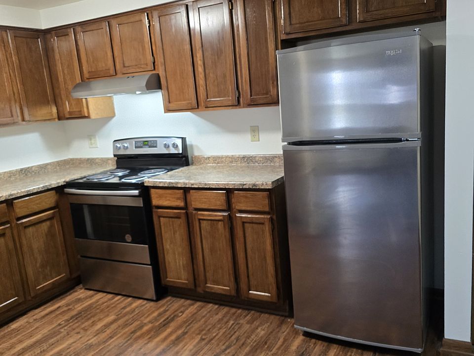 1st image of 421 Concord Rd APT 15