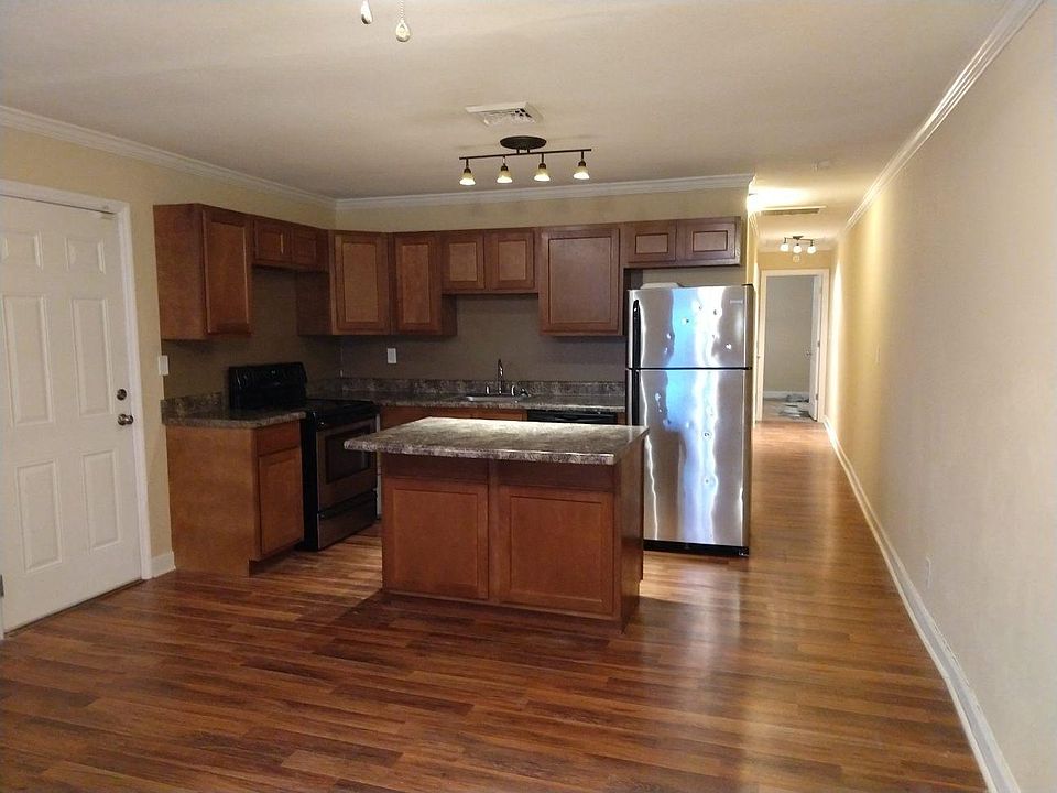 2nd image of 796 Glenwood Dr