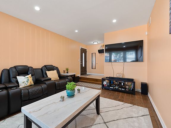 4th image of 9345 Twin Oaks Ln
