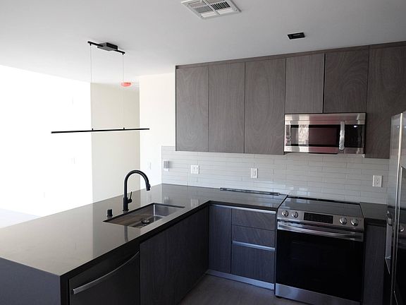2nd image of 495 The Promenade N #204