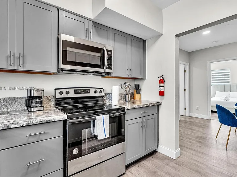 10002 E Bay Harbor Dr #7 — Photo 15
