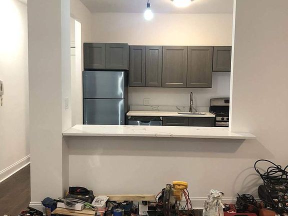 4th image of 4526 44th St APT 4C