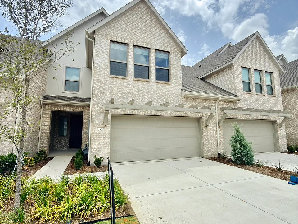 3552 Pierce Ln