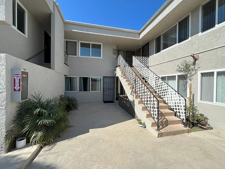 3020 Macaulay St #11 — Photo 2