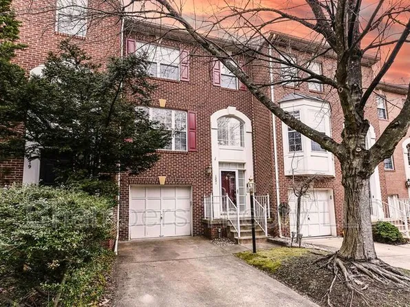 1221 Wild Hawthorn Way, Reston, VA 20194