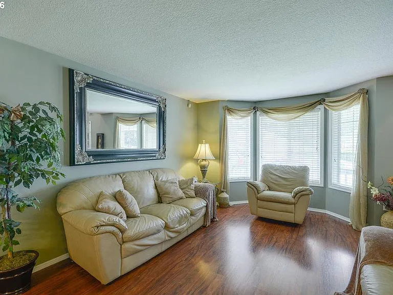 8208 NE 155th Ct — Photo 1