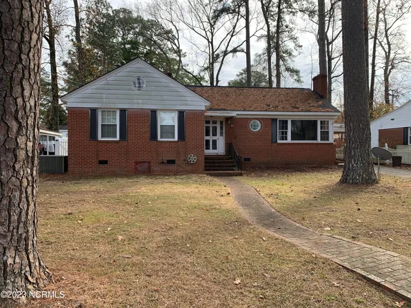 105 W Roosevelt Drive, Williamston, NC 27892