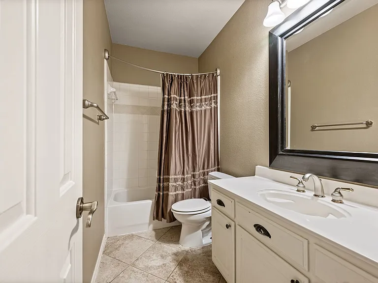 3316 Lexington Ave — Photo 11