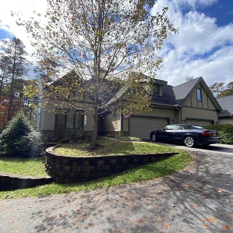 31 Ridgetop Circle Unit 101 — Photo 1