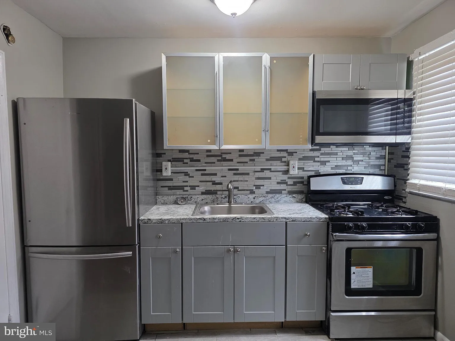 2 bed, 1.5 bath, 1260 sqft, $1,400 — Photo 4
