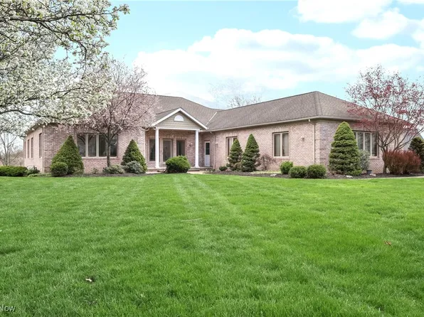 10145 Forestwood Ln, North Royalton, OH 44133