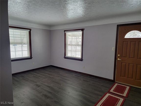 3rd image of 4343 Newberry Dr
