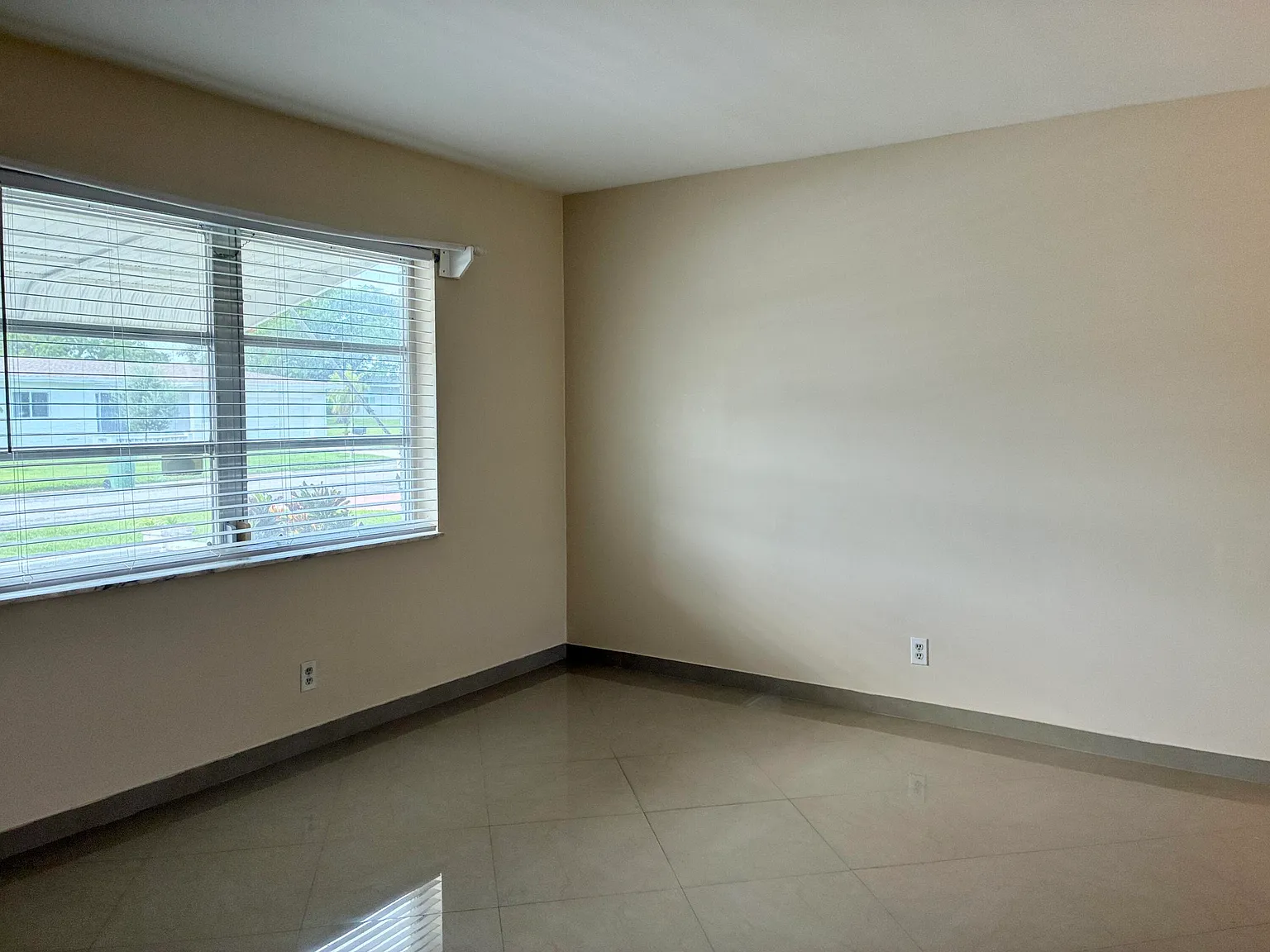 2 bed, 1.5 bath, 1141 sqft, $1,995 — Photo 3