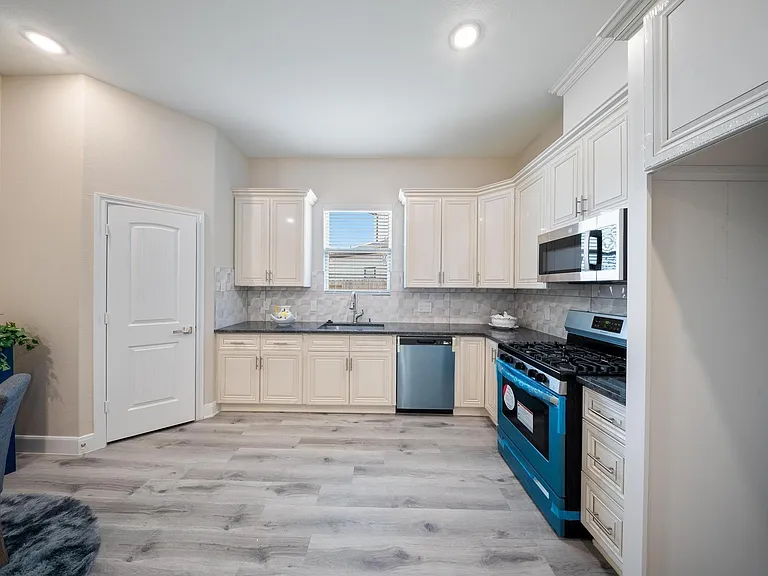 2015 Olivos St — Photo 12