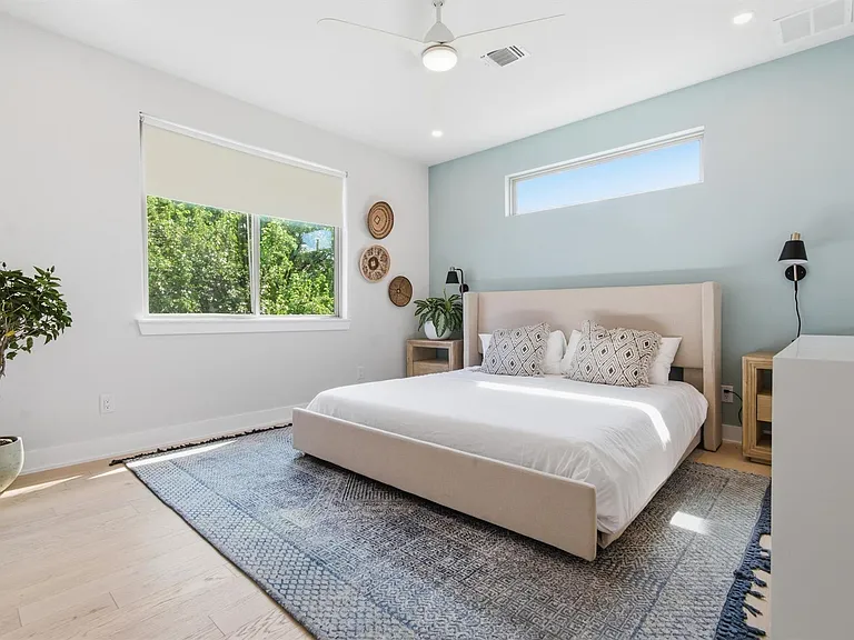 2710 Zaragosa St #A — Photo 12