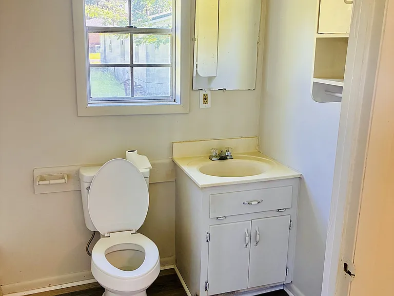 806 Miller Ave — Photo 13