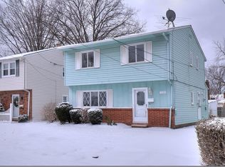 1588 Mapledale Rd, Wickliffe, OH 44092