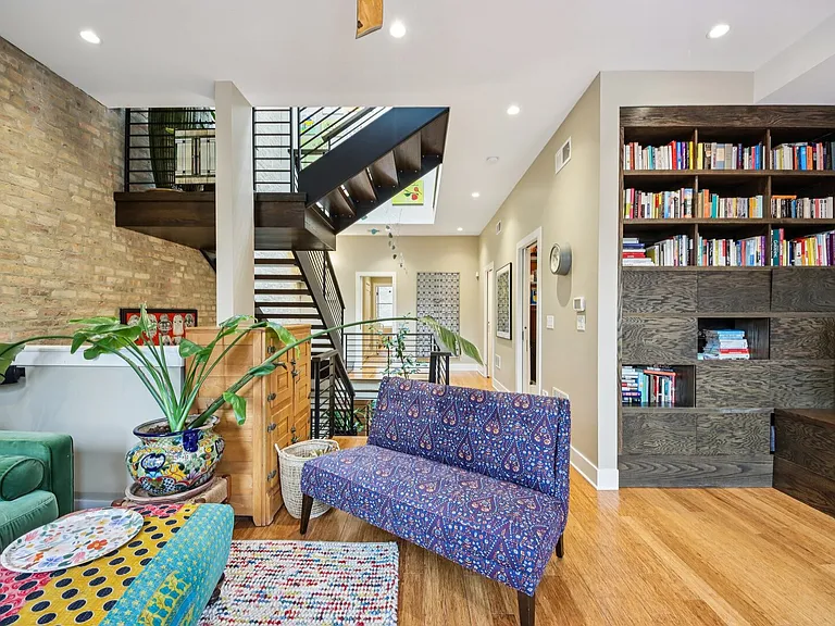 1936 N Hudson Ave — Photo 10