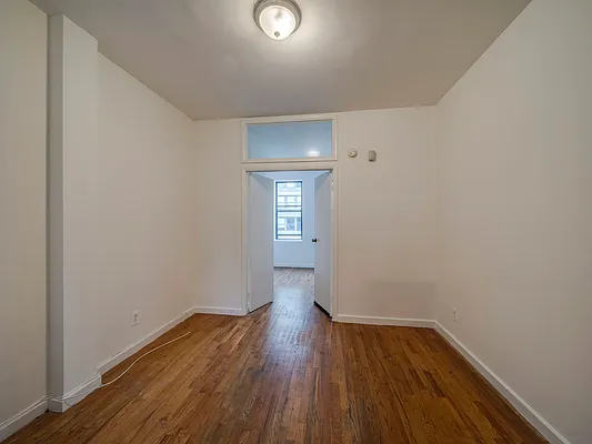 Rented by MNS | media 6