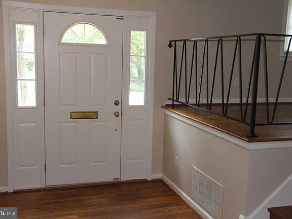 3rd image of 6926 Whitehall Pl