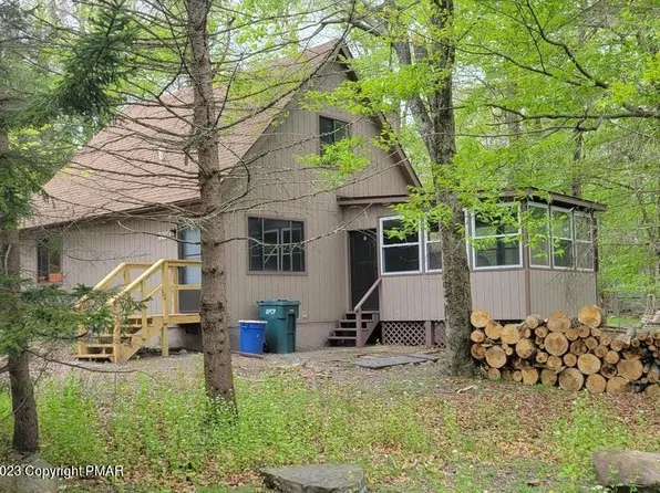 1731 Rolling Hills Dr, Tobyhanna, PA 18466