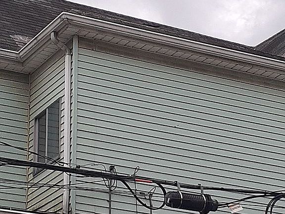 3rd image of 739 Fallowfield Ave